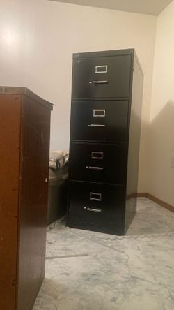 4 Drawer File Cabinet 