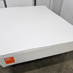 LIKE NEW! Boring Hybrid Queen Mattress - Delivery Available