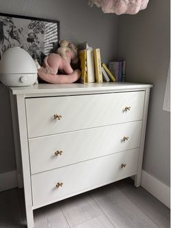 Dresser/ Baby White Dresser