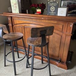 Bar W/ 2x Bar Stools
