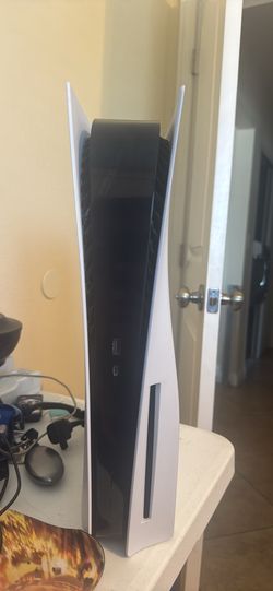 PlayStation 5 (PS5) Console + Controller – Excellent Condition – Ready to Play