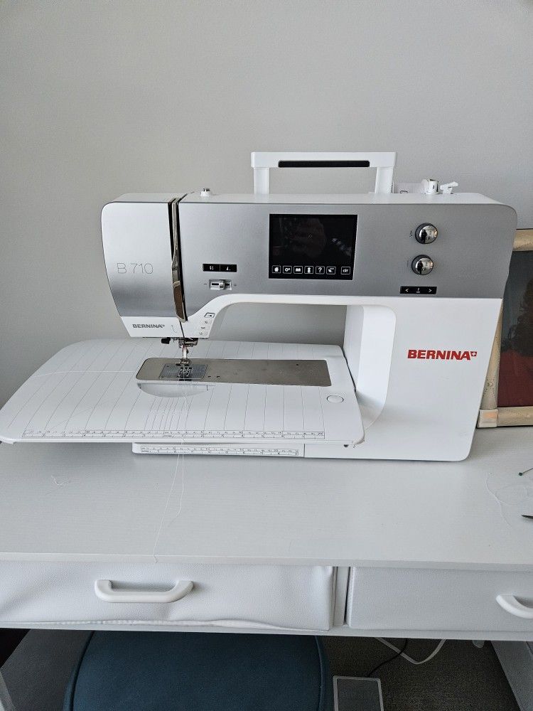 Bernina 710 Sewing/Quilting Machine