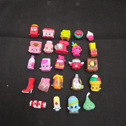 Shopkins Lot of 24 Figures Moose Toys Mixed Characters No Duplicates (K2)