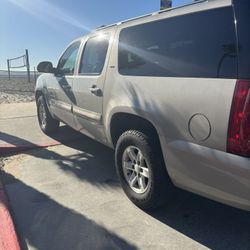 2007 GMC Yukon XL SLT Good Condition 