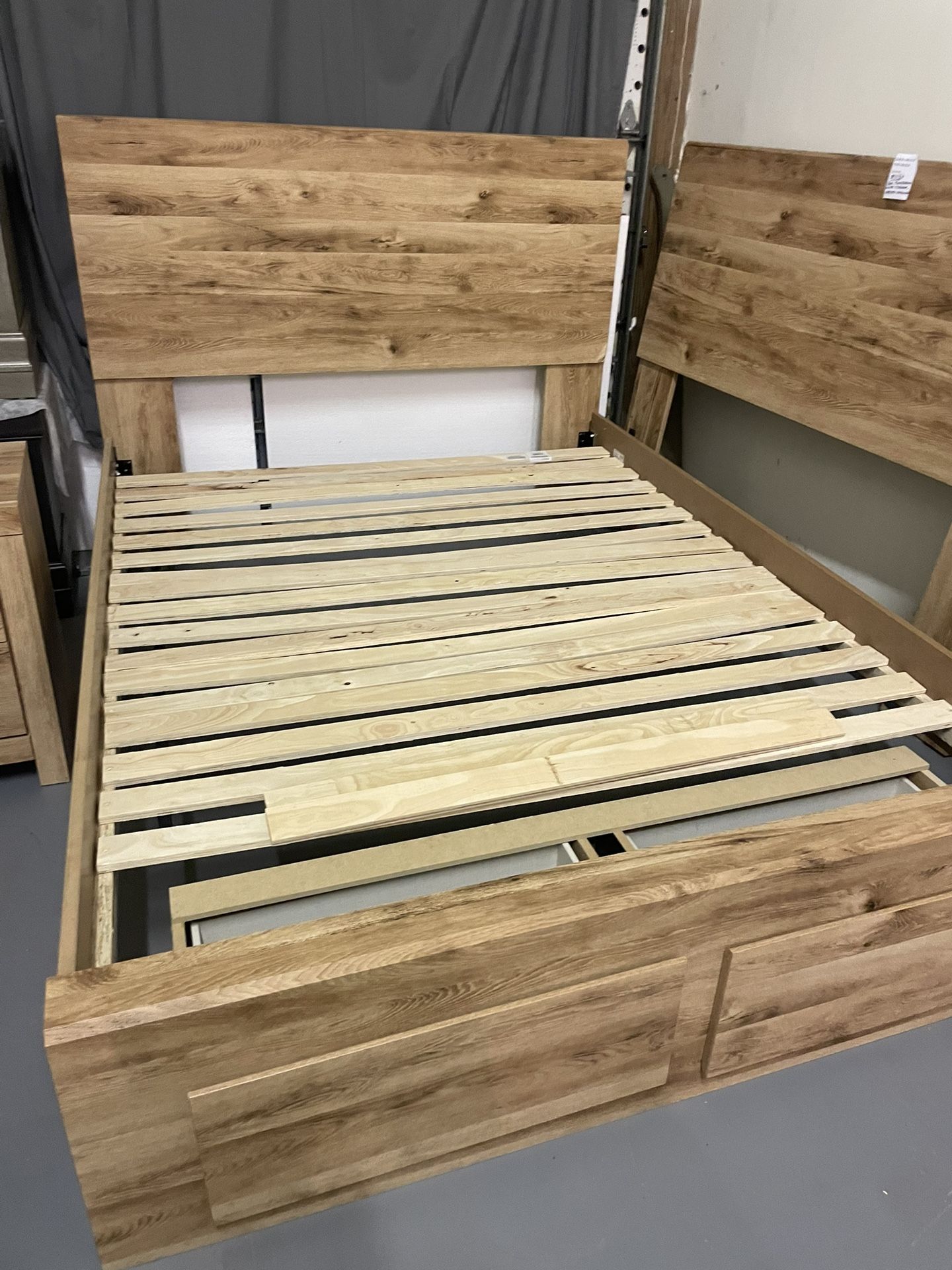 Queen Platform Frame With Storage Drawers Markdown