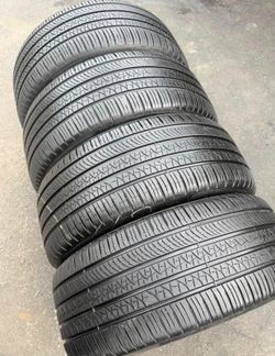 245 60 18 Pirelli I sell this Seth of tires with 80% life the 4