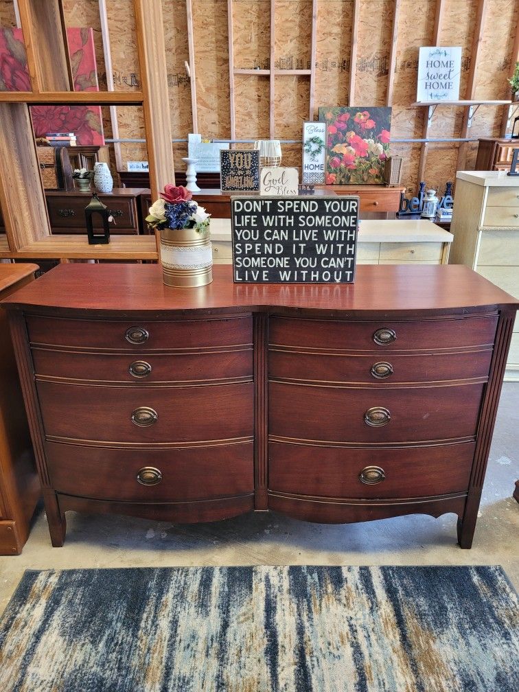 BEAUTIFUL DRESSER