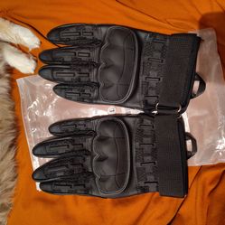 Motorcycle gloves