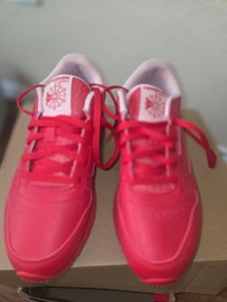 Kids/ladies reeboks size 5 kids 7 ladies
