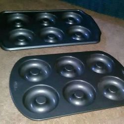 (2) Donut pans! Wilton brand! BRAND NEW! 