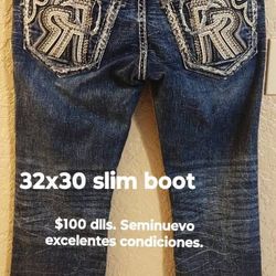 Rock Revival de hombre talla 32x30 slim boot seminuevo excelentes condiciones. $100 dlls. Me ubico en mission es solo para levantar
