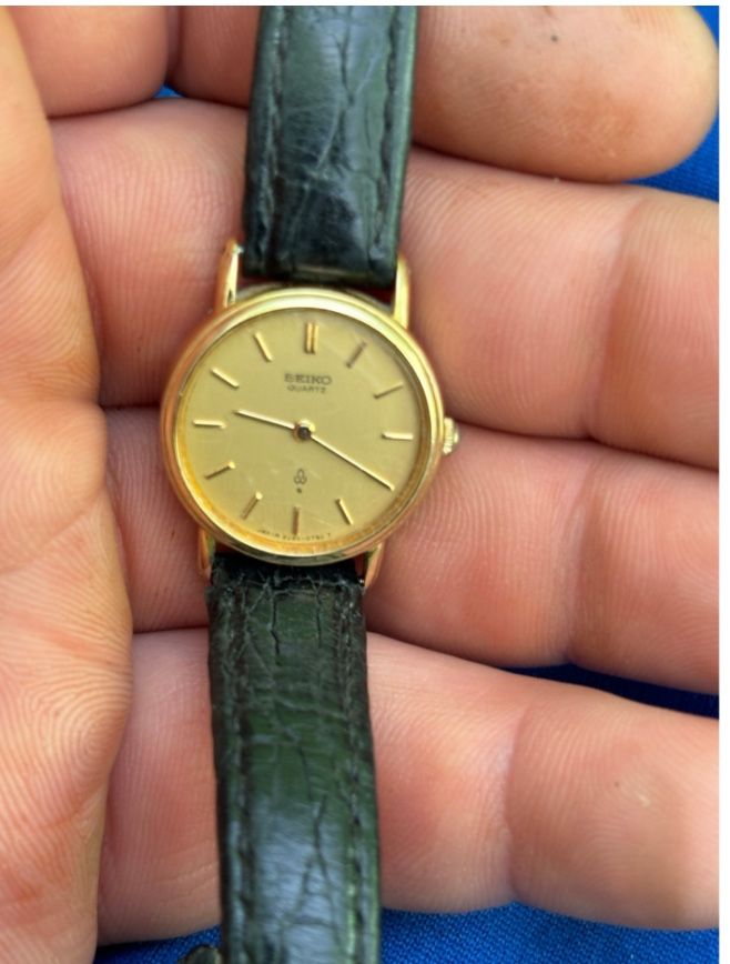 Seiko 2320-0100 Gold Tone Women’s Watch! New Battery!
