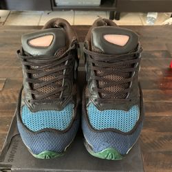 RAF SIMONS ADIDAS OZWEEGO 2