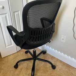 Office Chair – Mesh Back – Good Condition