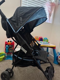 Baby/toddler umbrella stroller