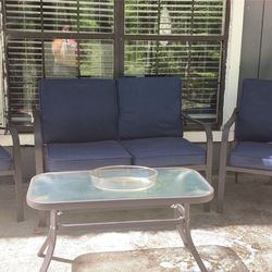 Patio Furniture Set With Table $150