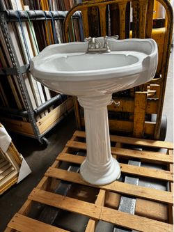 Pedestal Sink