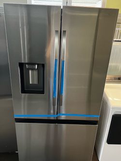 OPEN BOX SAMSUNG STANDARD SIZE REFRIGERATOR STAINLESS STEEL