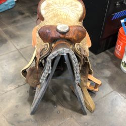 Saddle 