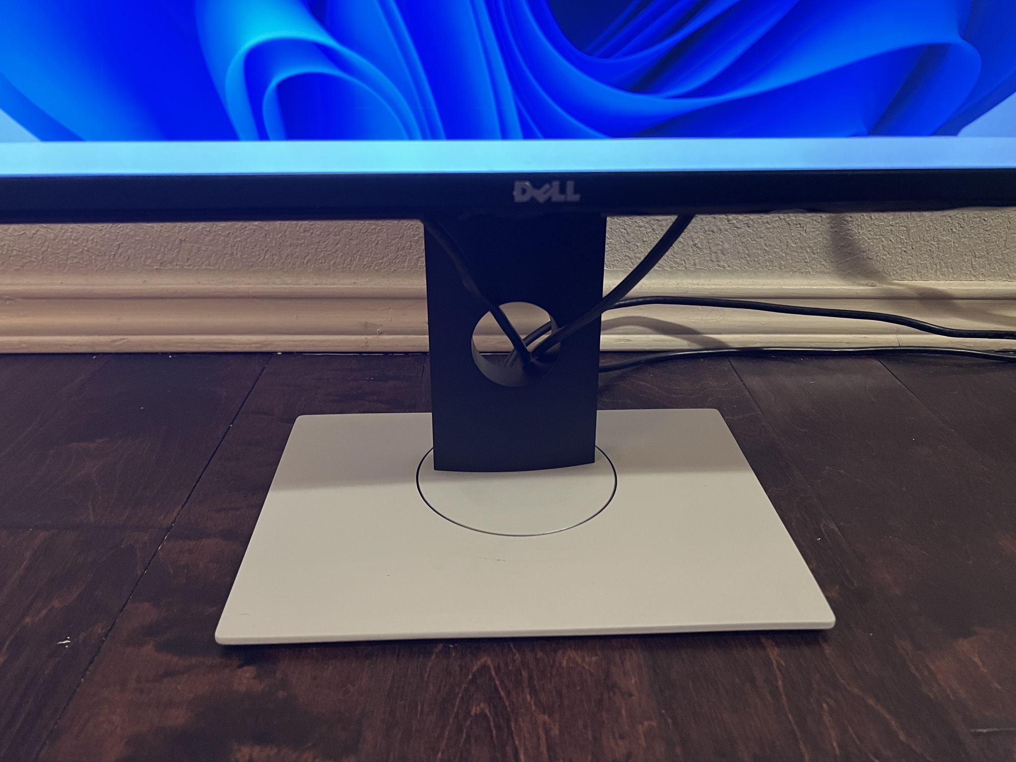 Computer Monitor (Dell)