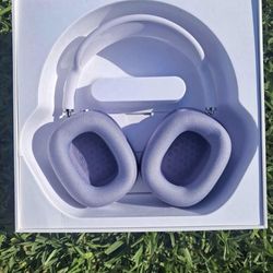Purple AirPod Max