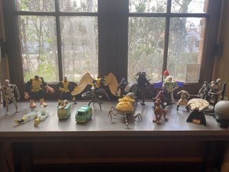 Loose Marvel Legends, Kenner Aliens, McFarlane Monsters, Assorted McDonald Happy Meal Toys