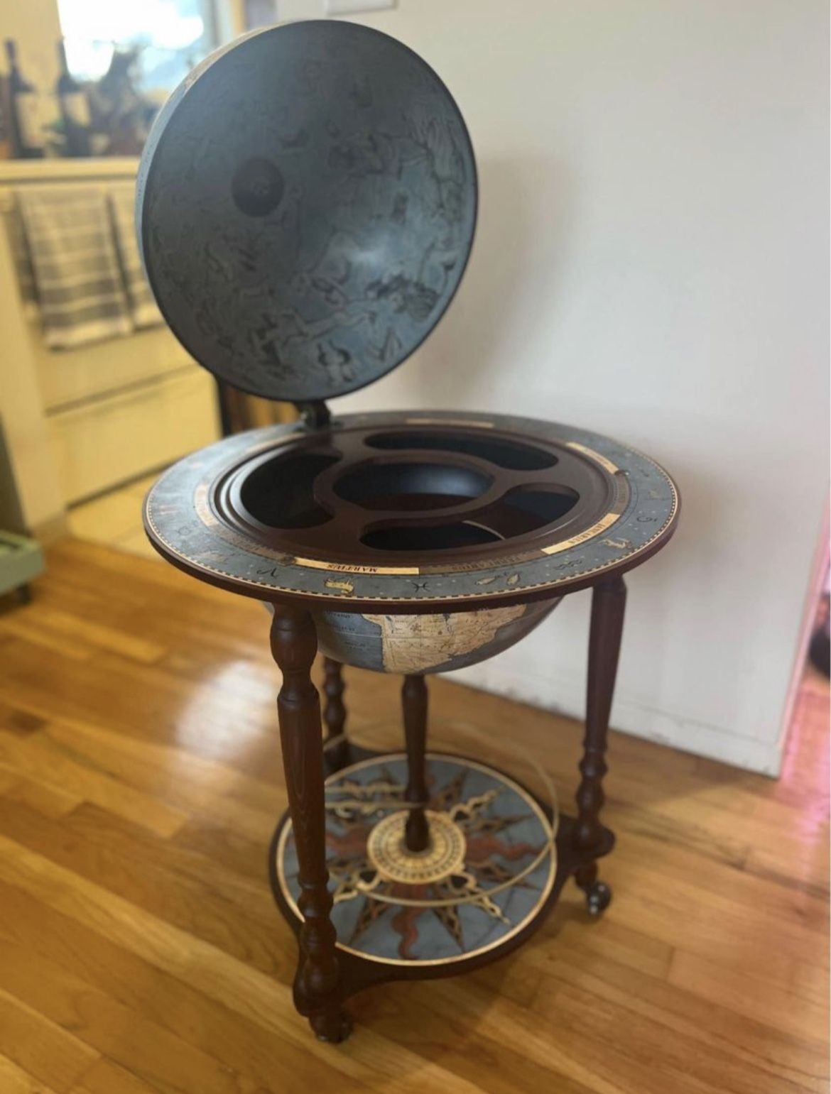 Zoffoli Da Vinci Standing Globe Bar