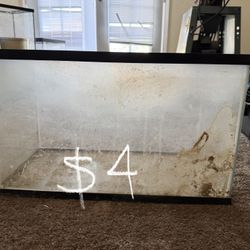 Small tank or terrarium enclosure 