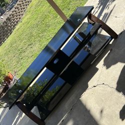 Glass/metal Tv Stand