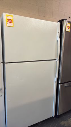 Nice like new Kenmore refrigerator