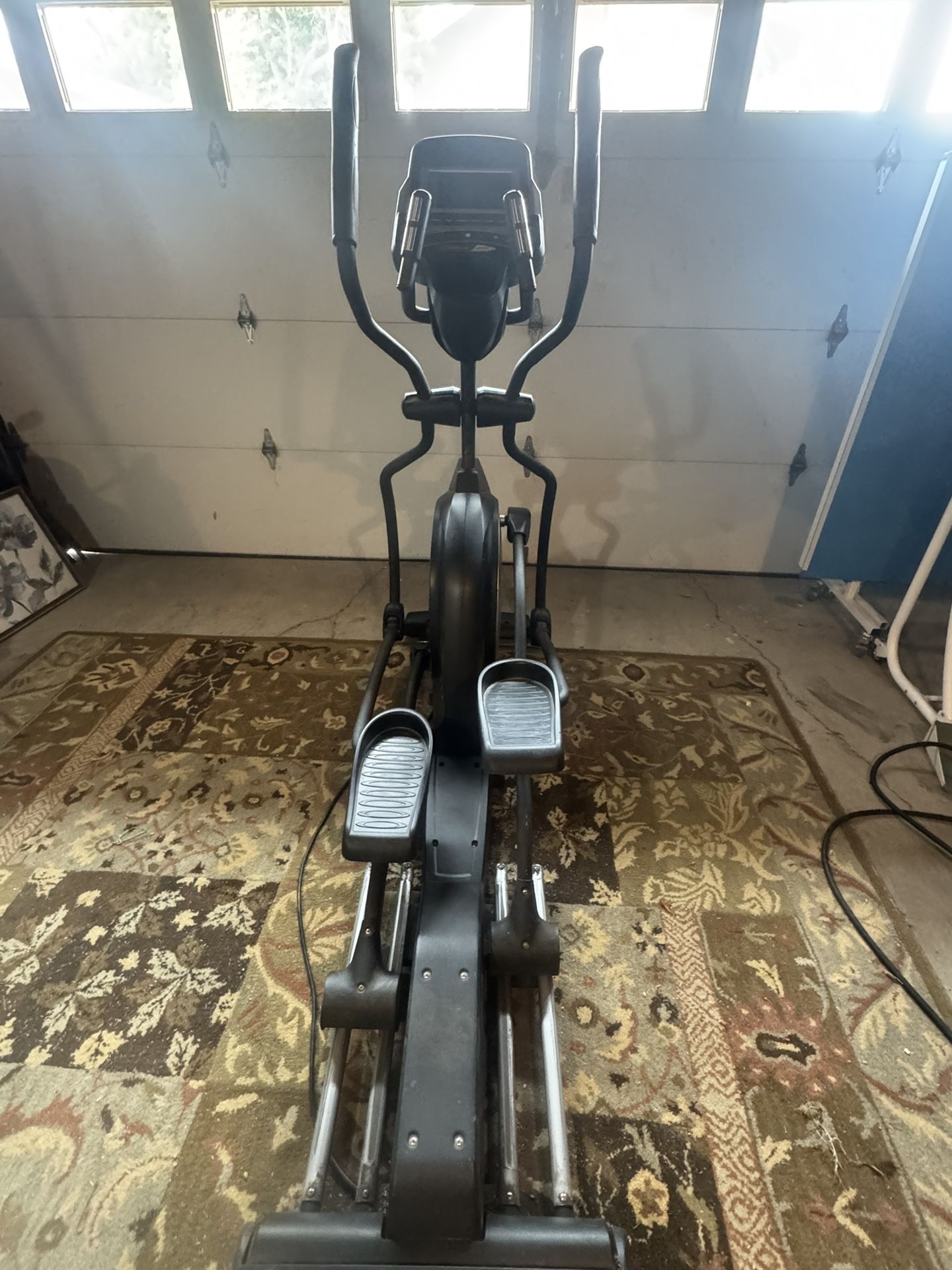 Elliptical Machine -Sole E98