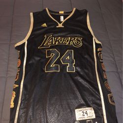 Kobe Bryant Black Mamba Jersey Size : XL
