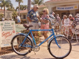 90s Schwinn Cruiser 5-Speed Bike – $150 OBO