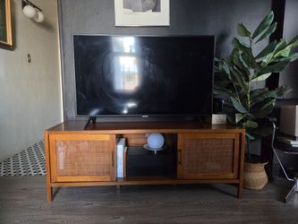 THRESHOLD TV STAND