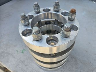Wheel adapter 6-516- 135 inch and a quarter thick