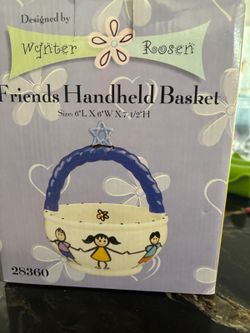 Winter Rosen “Friends” Handheld Ceramic Basket – New in Box