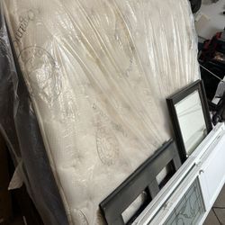 Bed,  Double Doors, Mirror