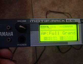 Yamaha motif rack ES con estuche y cargador