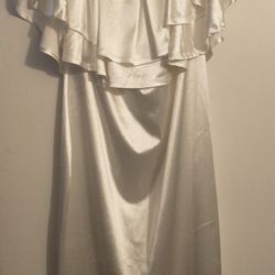 Ladies Off The Shoulder Off White Dress Sz 18-20