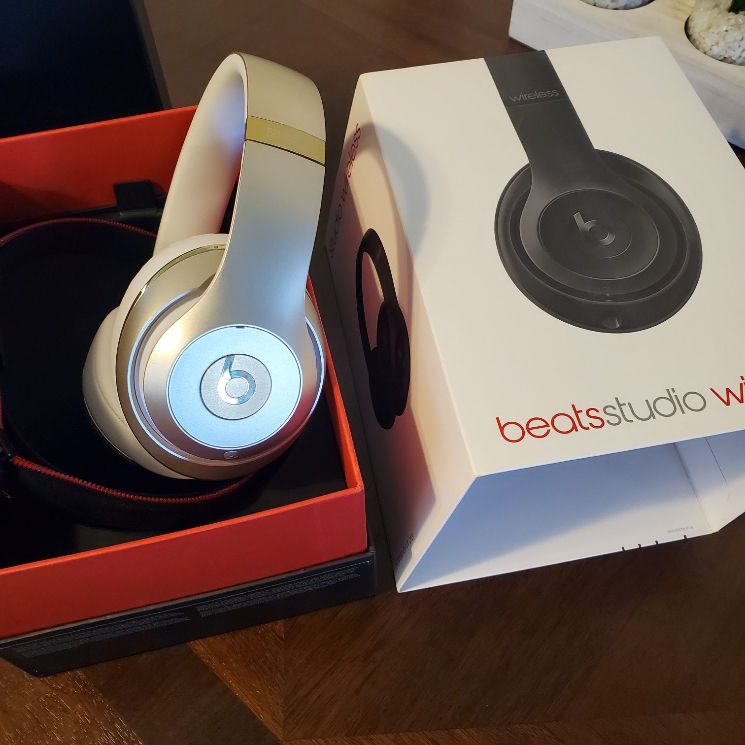 Beats by Dre Studio Wireless (Limited Edition) Gold