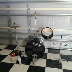 Kids drum set
