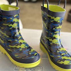 Rain boots (brand new)