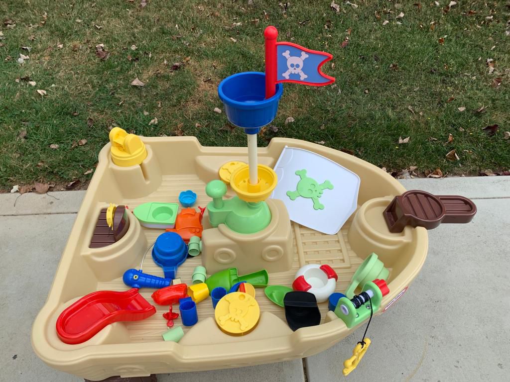 Little Tikes Pirate Ship Kids Water Table LIKE NEW Conditon! 