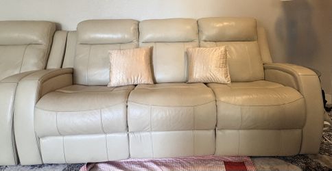 2 couch for 6 people electric with table