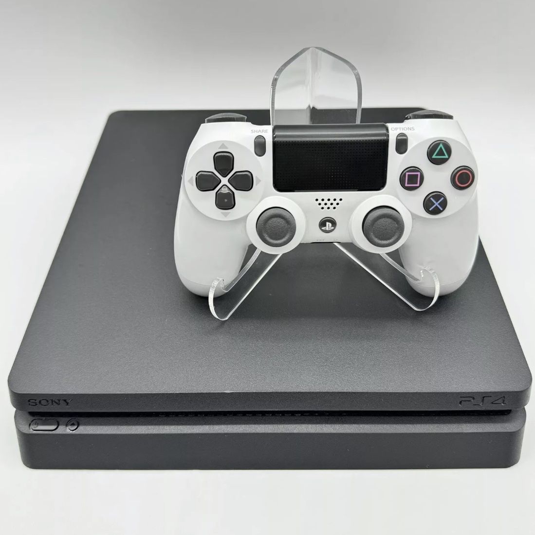 PlayStation 4 PS4 SLIM 1 TB WITH WIRES AND CONTROLLER