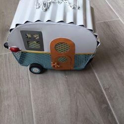 Camper Bird Feeder NEW