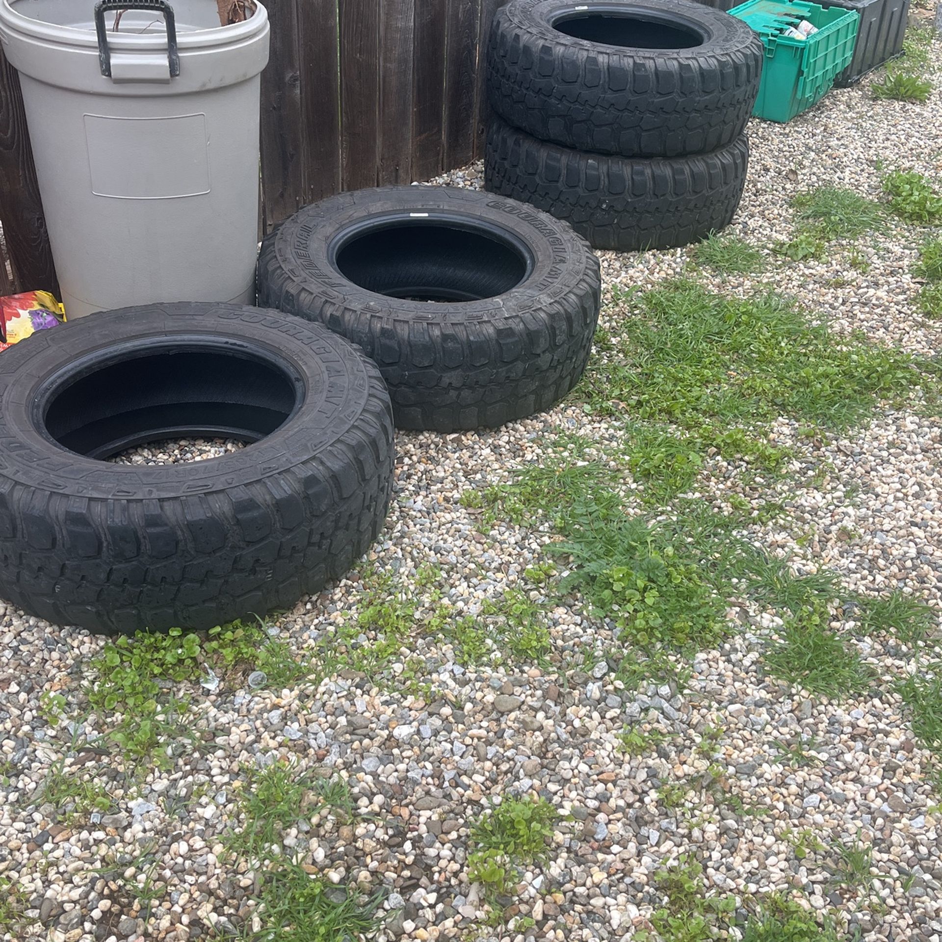Tires 265-70R-17 MT