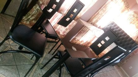 NEW DINING TABLE WITH 6 CHAIRS