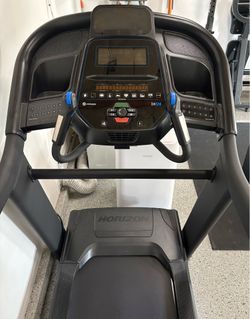 Horizon 7.4AT treadmill