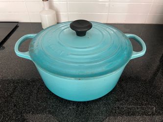 Le Creuset Signature Round Dutch Oven, 5.5 Qt